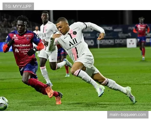 特写:克莱蒙门将诺里——法甲“清道夫门将”的典范 特写:克莱蒙门将诺里——法甲“清道夫门将”的典范